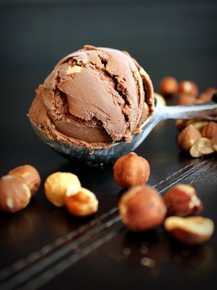 frozen chocolate cardamom pudding with roasted hazelnuts 2